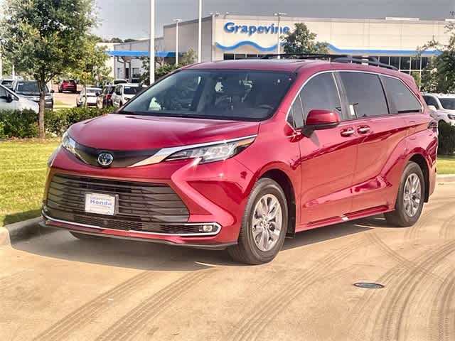 2023 Toyota Sienna XLE