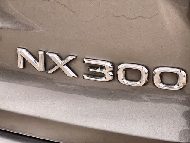 2020 Lexus NX 300 - Photo 8