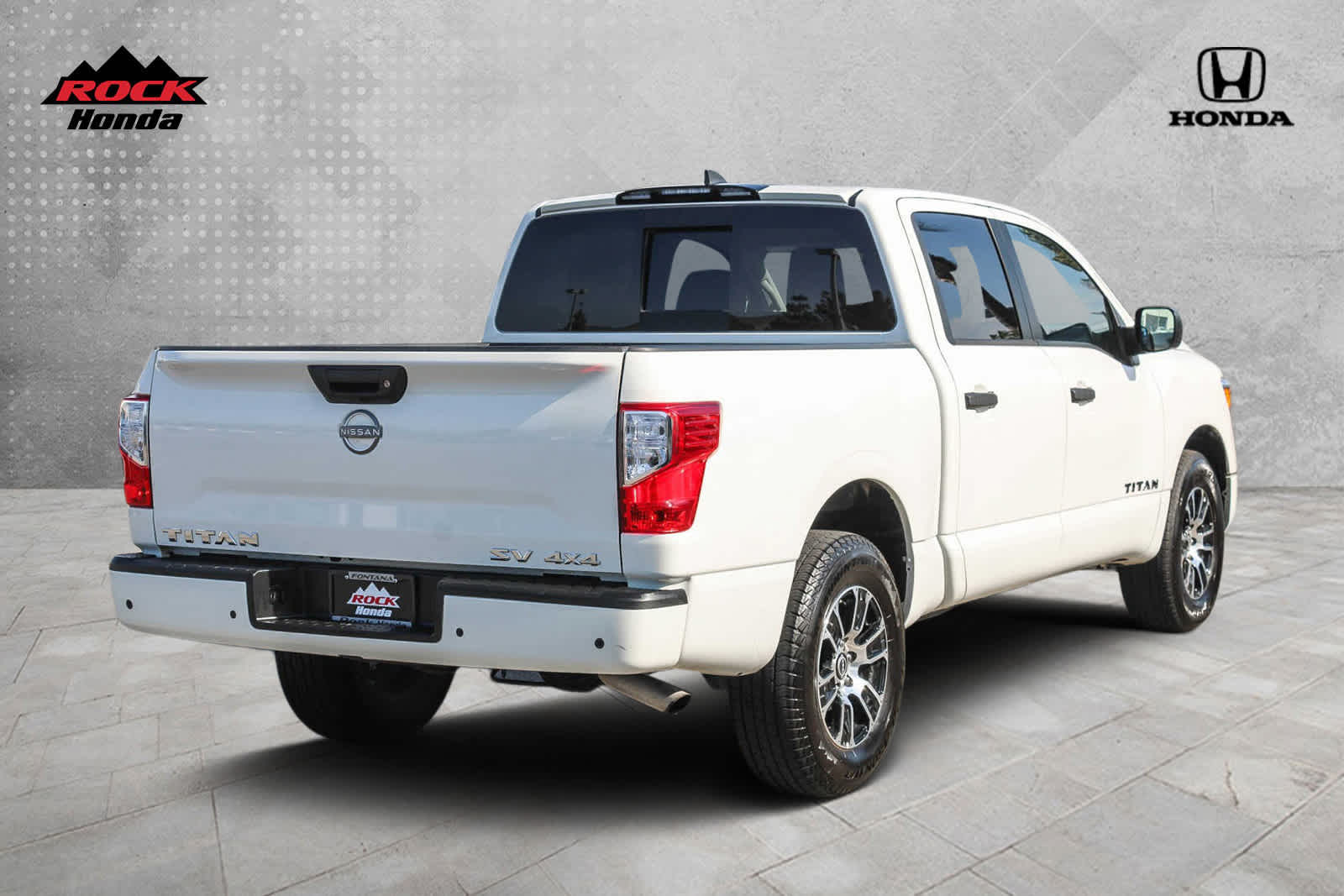 2024 Nissan Titan SV 4x4 Crew Cab 6