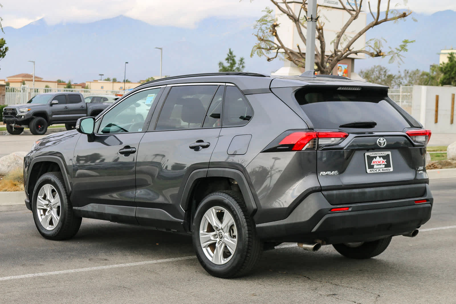 2021 Toyota RAV4 XLE 8