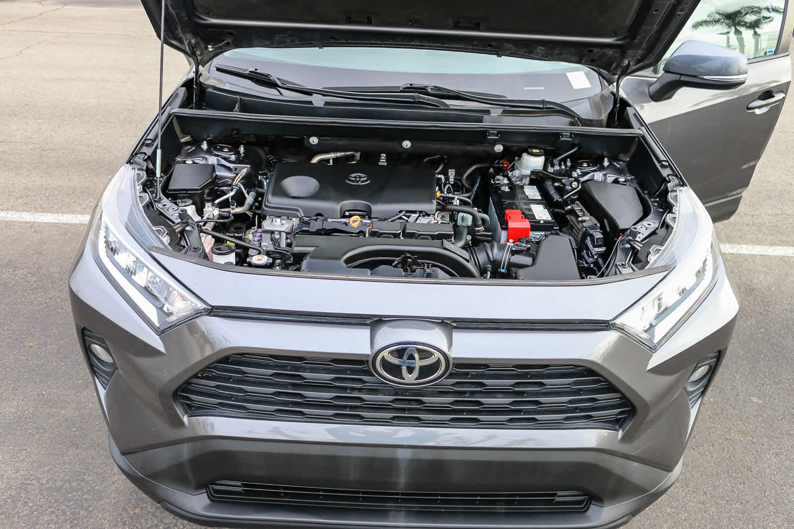 2021 Toyota RAV4 XLE 32