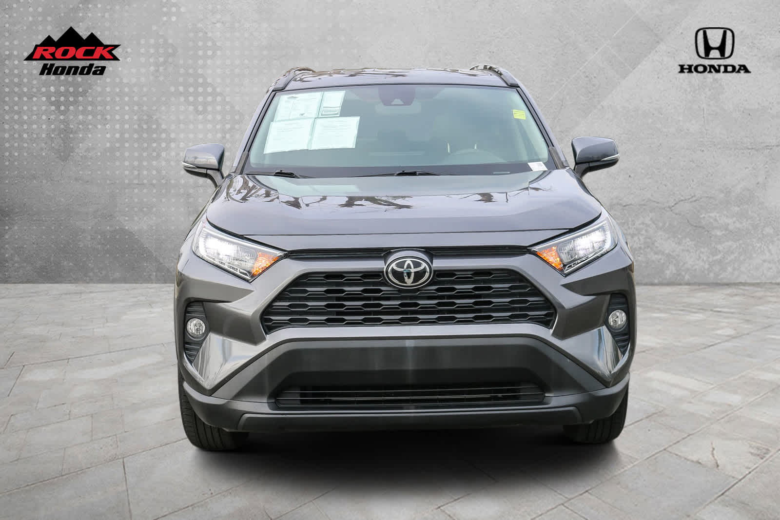 2021 Toyota RAV4 XLE 3