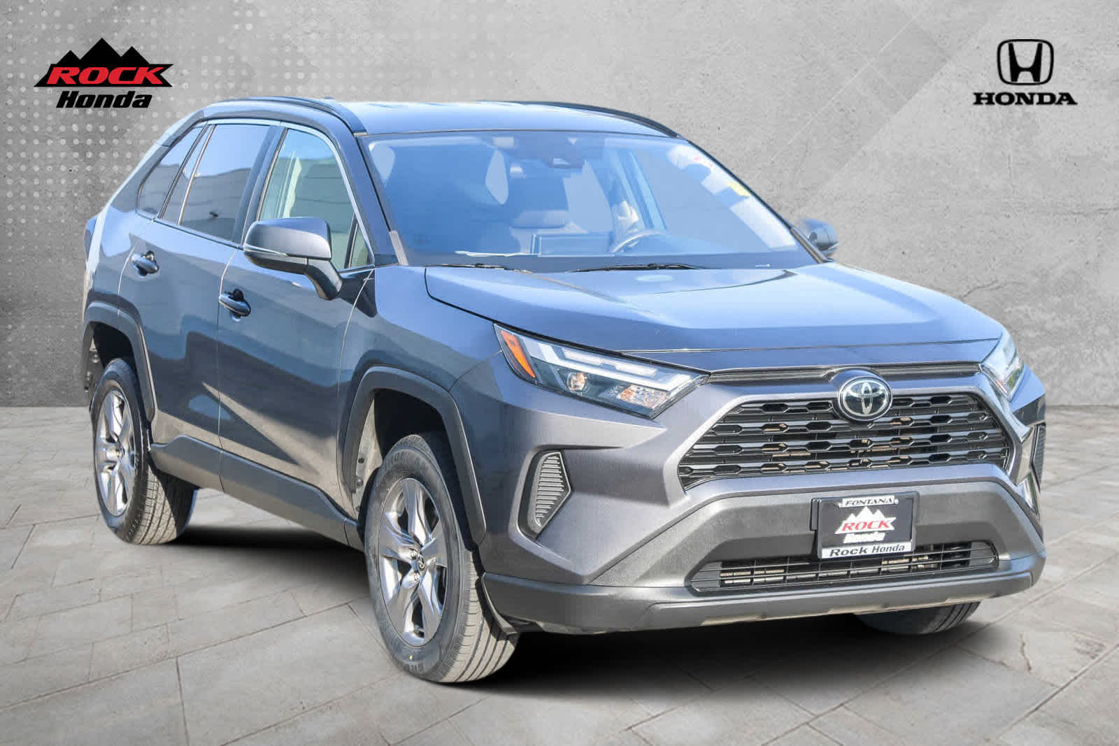 2022 Toyota RAV4 XLE 3