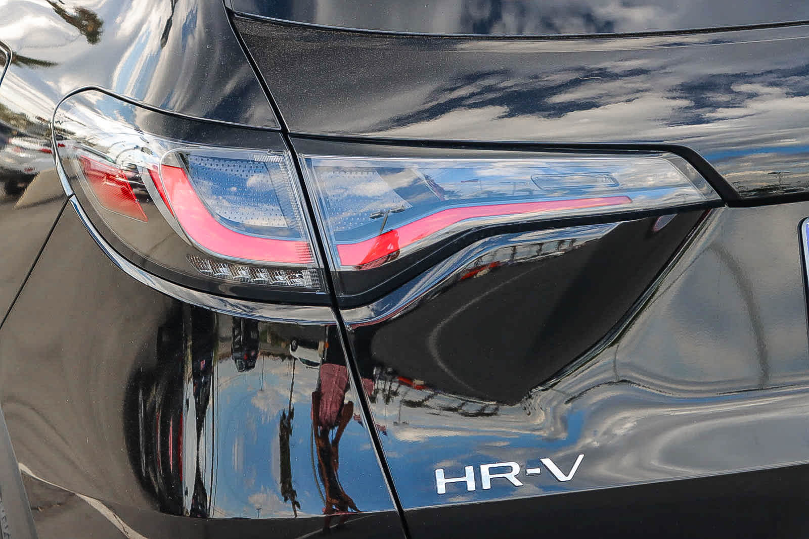 2025 Honda HR-V Sport 9