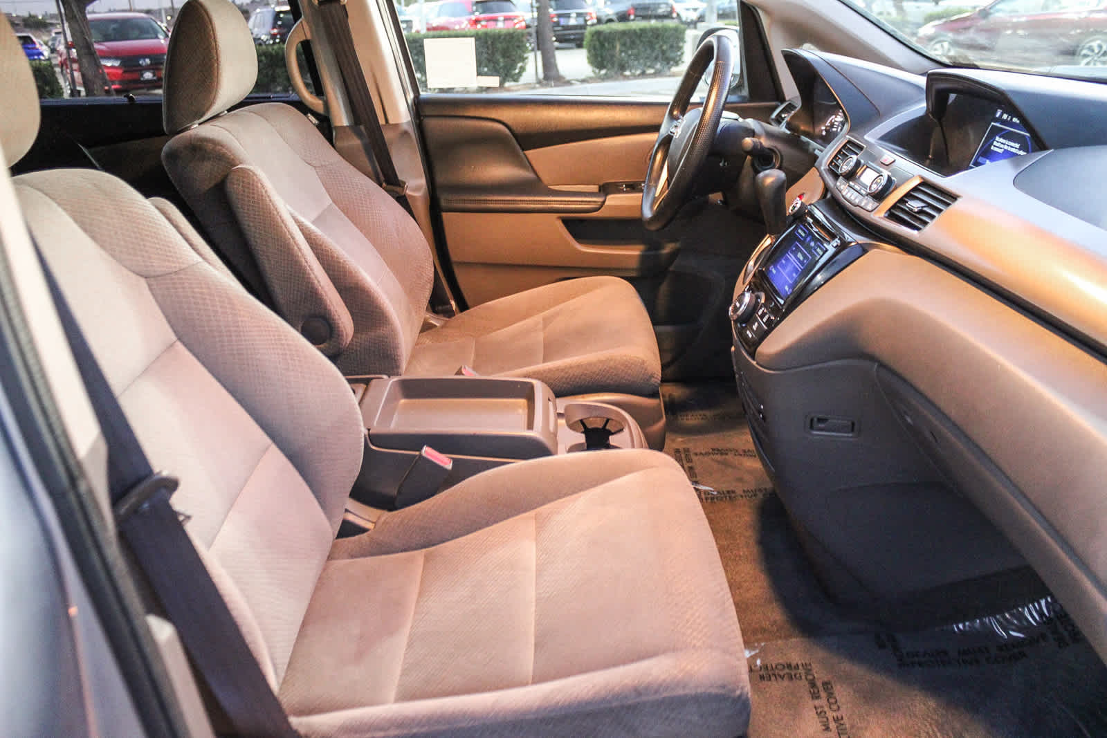 2016 Honda Odyssey SE 17