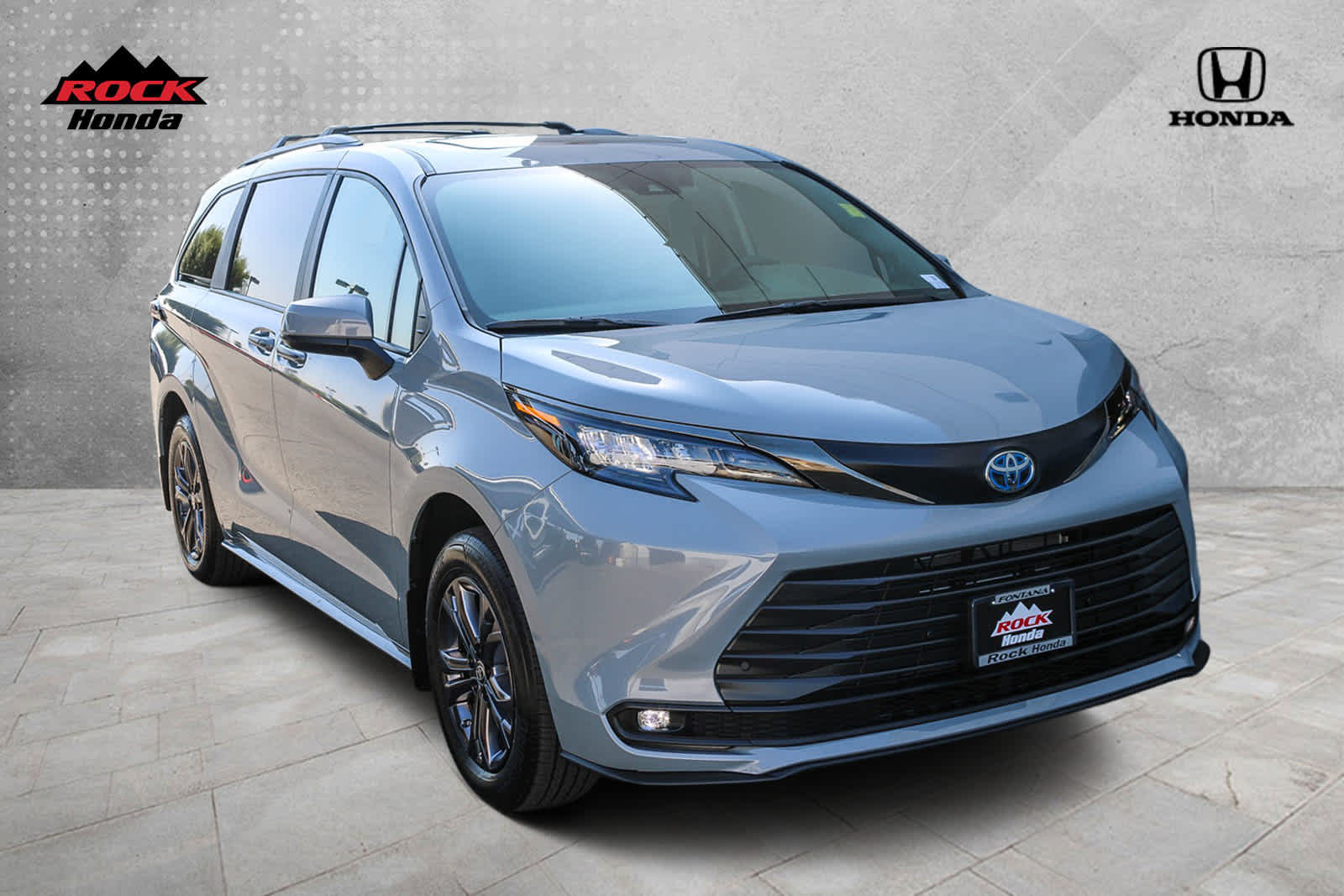 2024 Toyota Sienna Woodland Edition 3