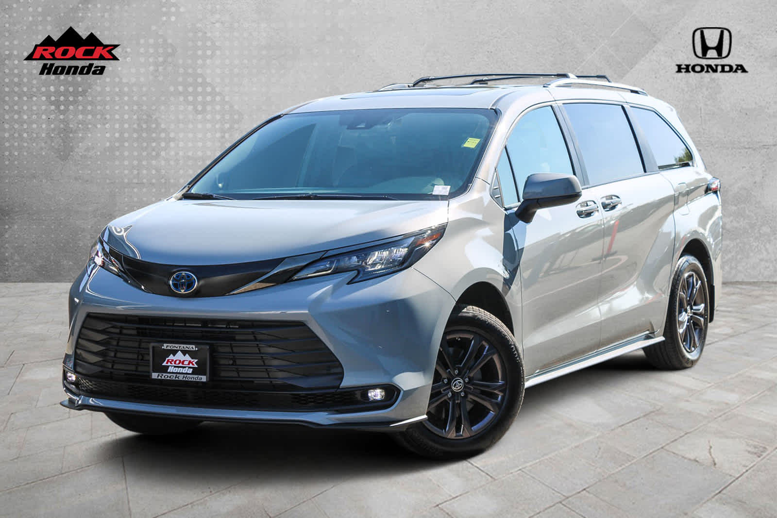 2024 Toyota Sienna Woodland Edition 1