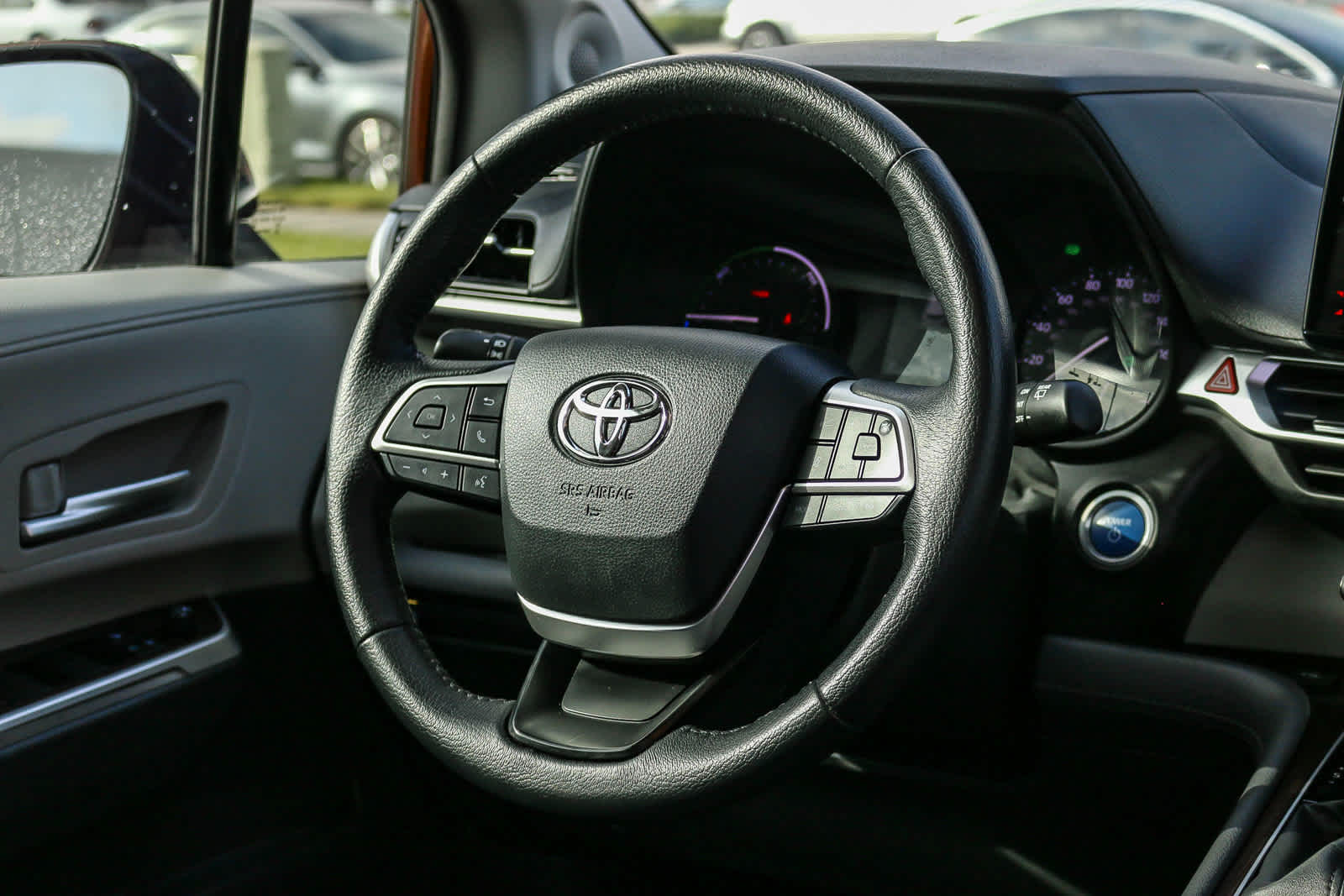 2021 Toyota Sienna XLE 18