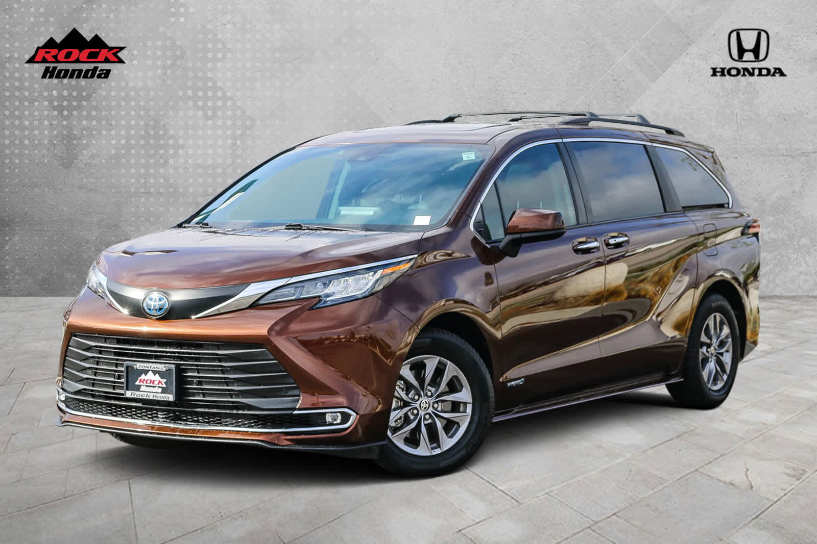 2021 Toyota Sienna XLE 1