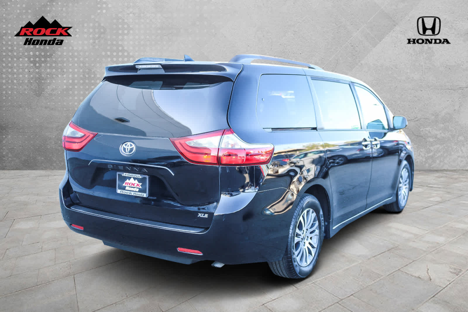 2020 Toyota Sienna XLE 6