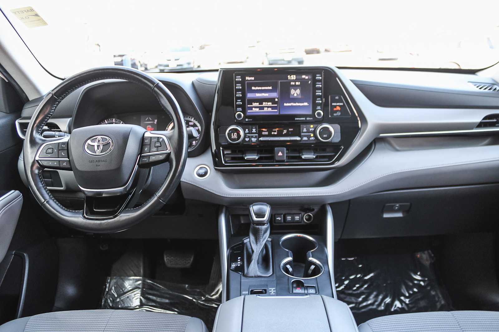 2021 Toyota Highlander LE 12