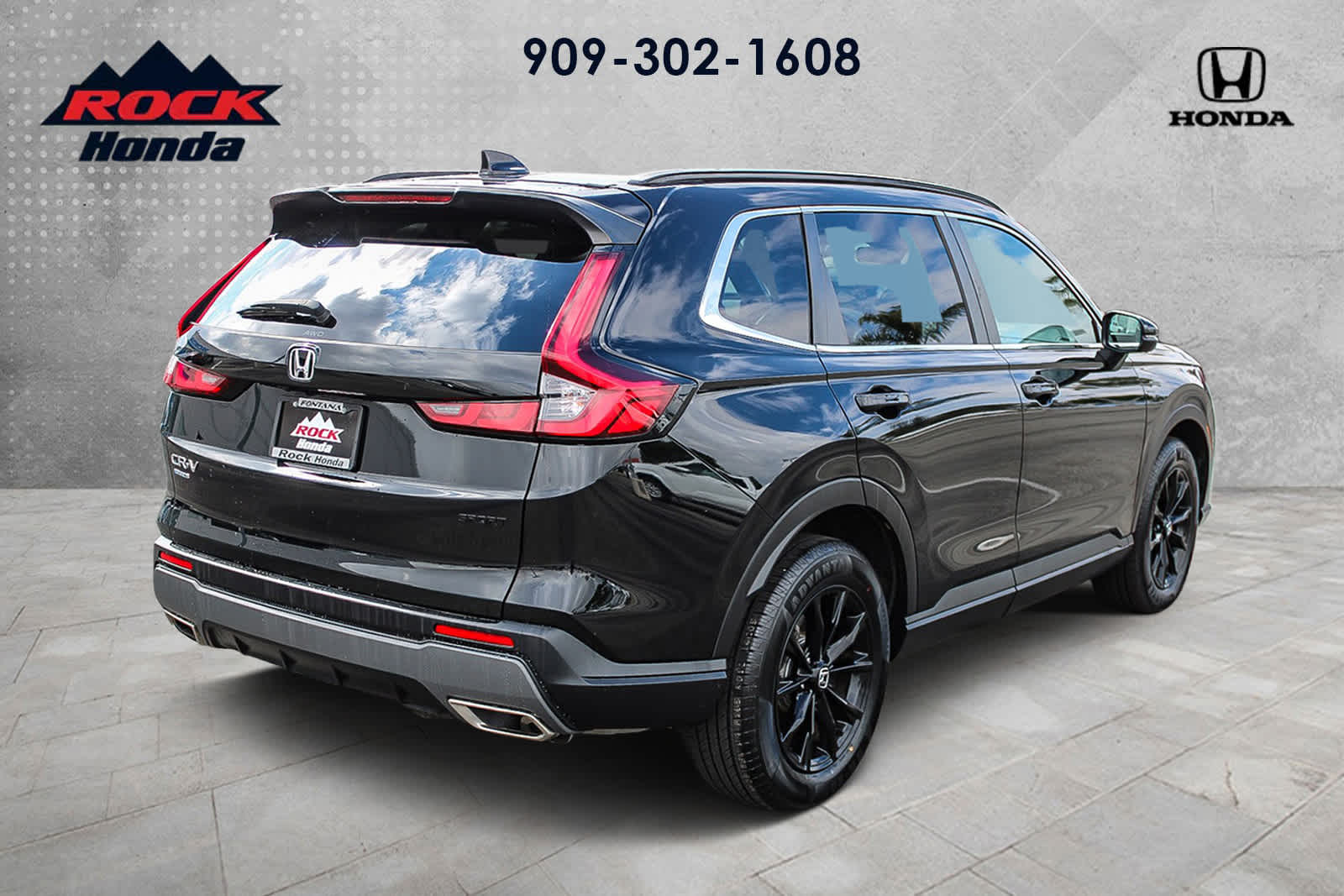 View vehicle photo 4