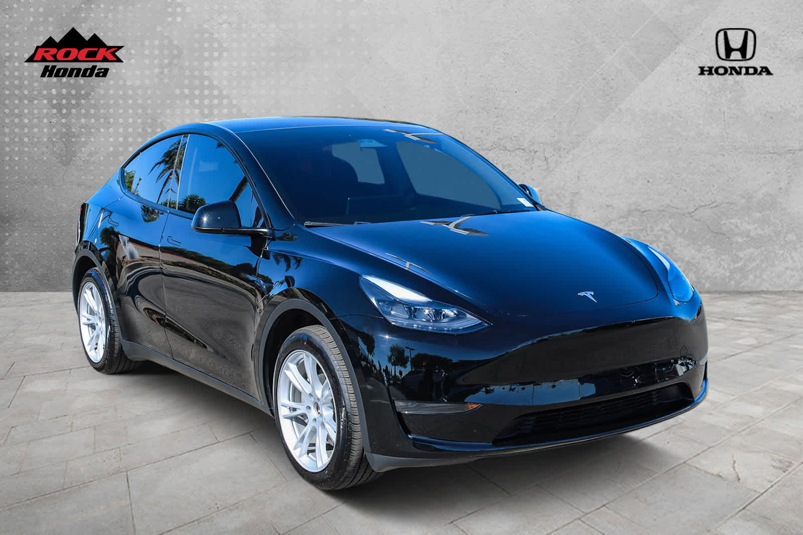 2024 Tesla Model Y  3