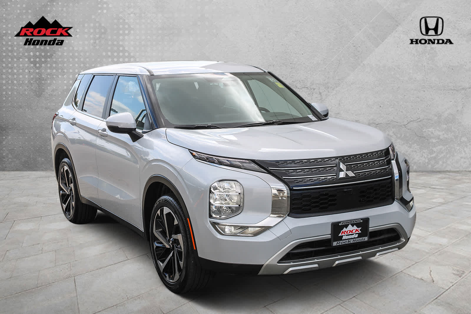 2023 Mitsubishi Outlander SE Special Edition 3