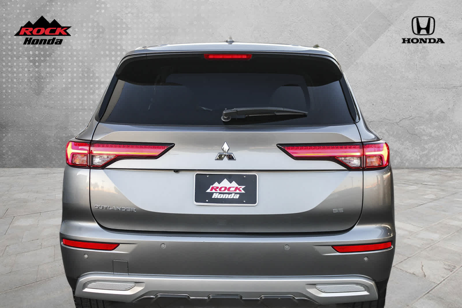 2023 Mitsubishi Outlander SE 7