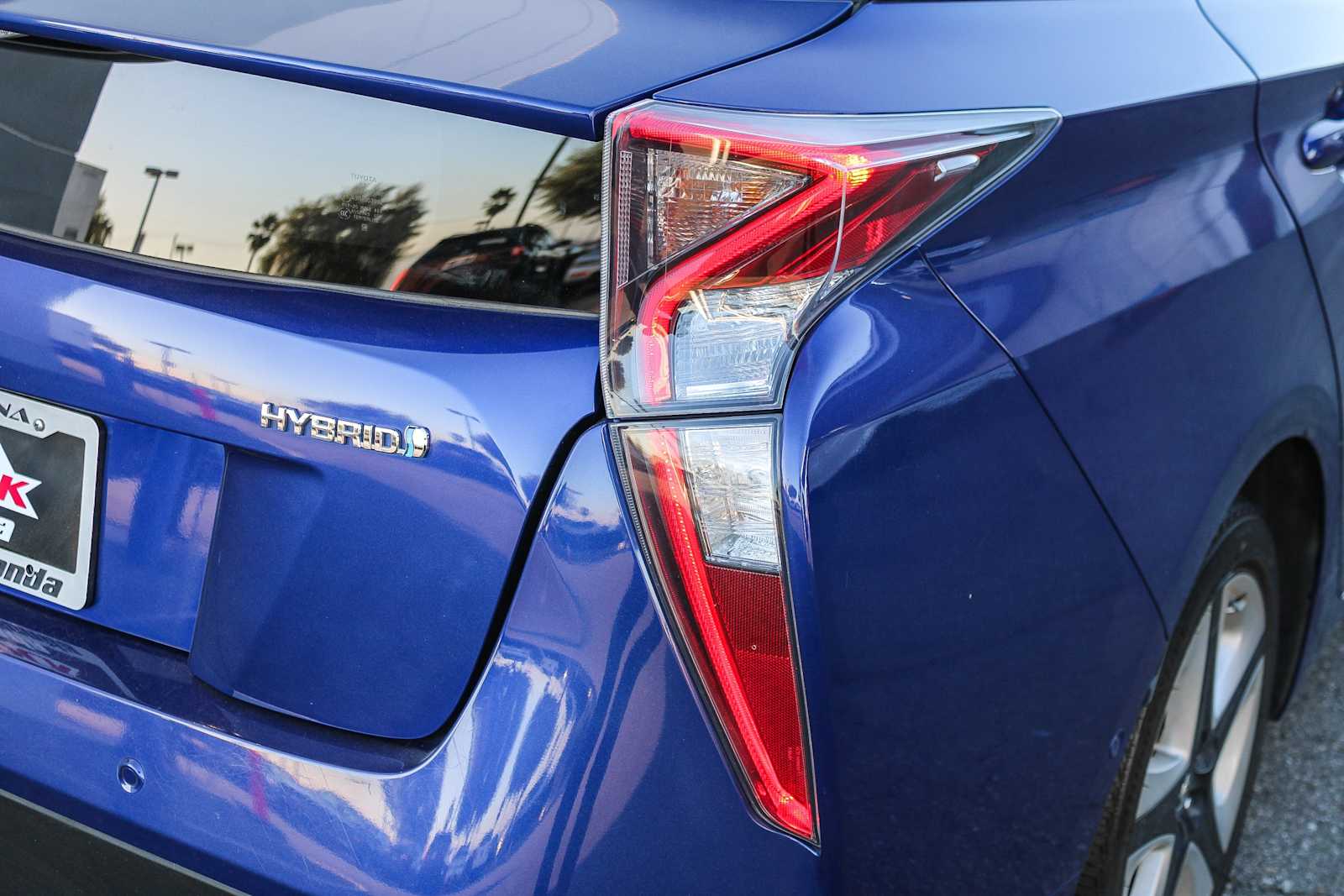 2017 Toyota Prius Three Touring 9