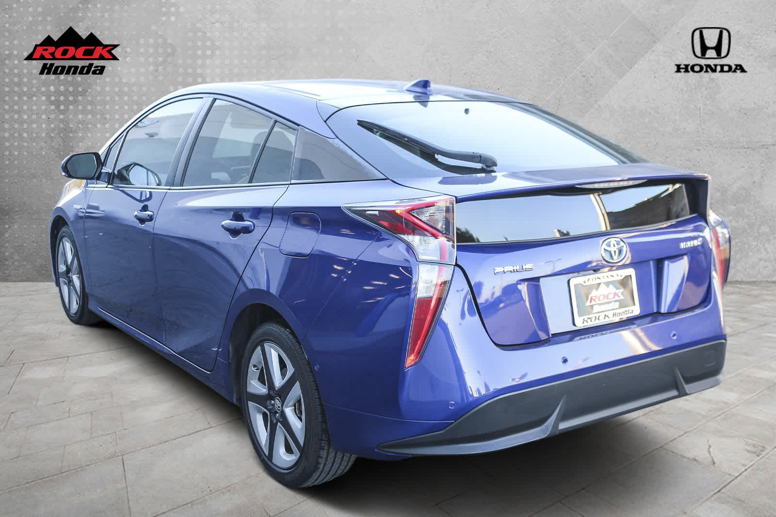 2017 Toyota Prius Three Touring 6