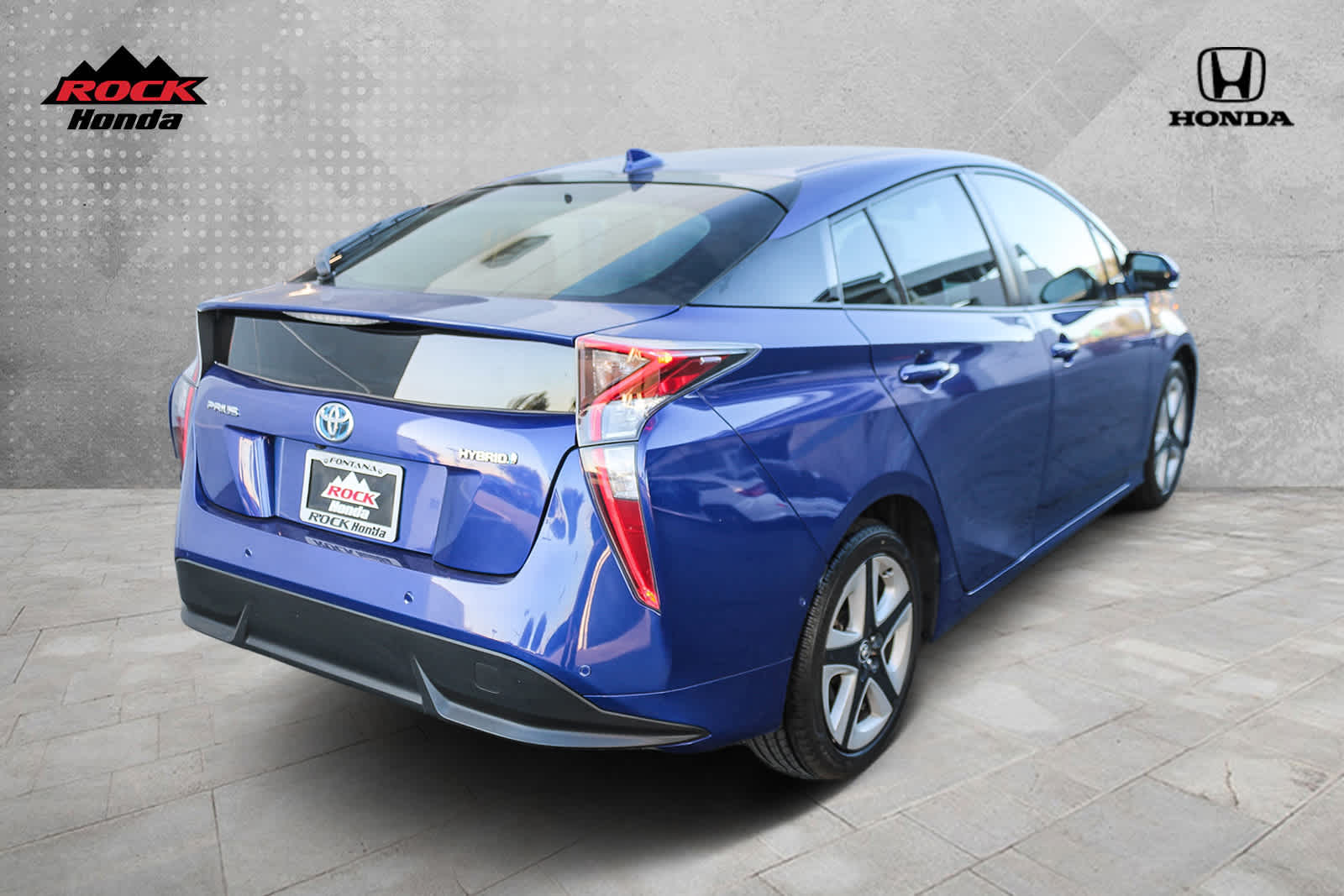 2017 Toyota Prius Three Touring 8