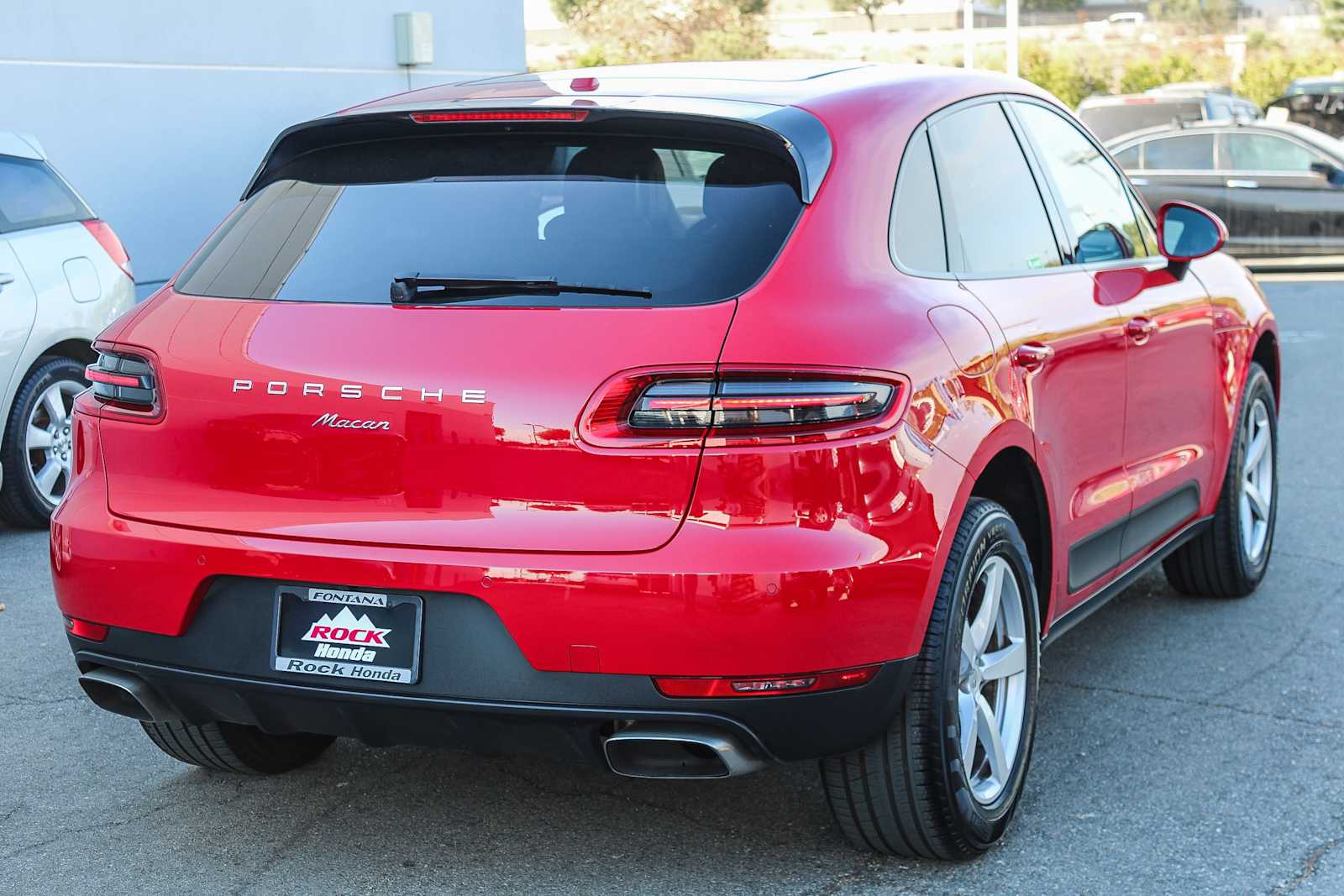 2018 Porsche Macan BASE 8