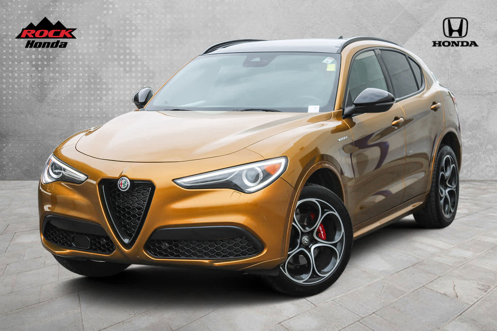 2022 Alfa Romeo Stelvio Veloce 1