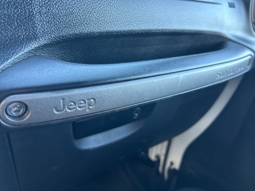 2016 Jeep Wrangler Sport 30