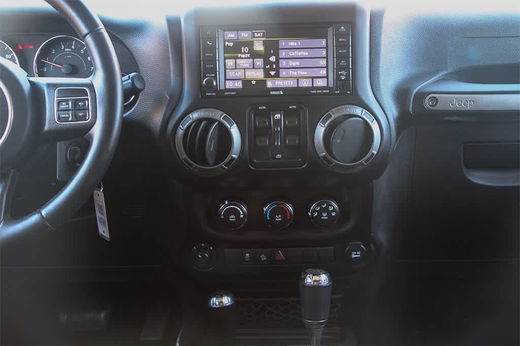 2015 Jeep Wrangler Unlimited Sport 13