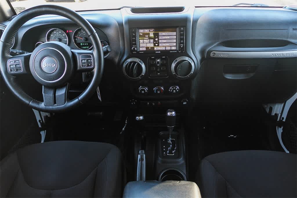 2015 Jeep Wrangler Unlimited Sport 12