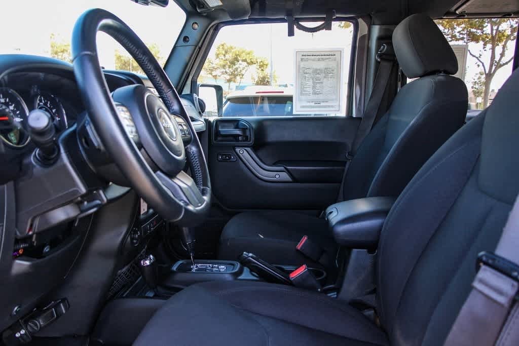 2017 Jeep Wrangler Unlimited Sport 17