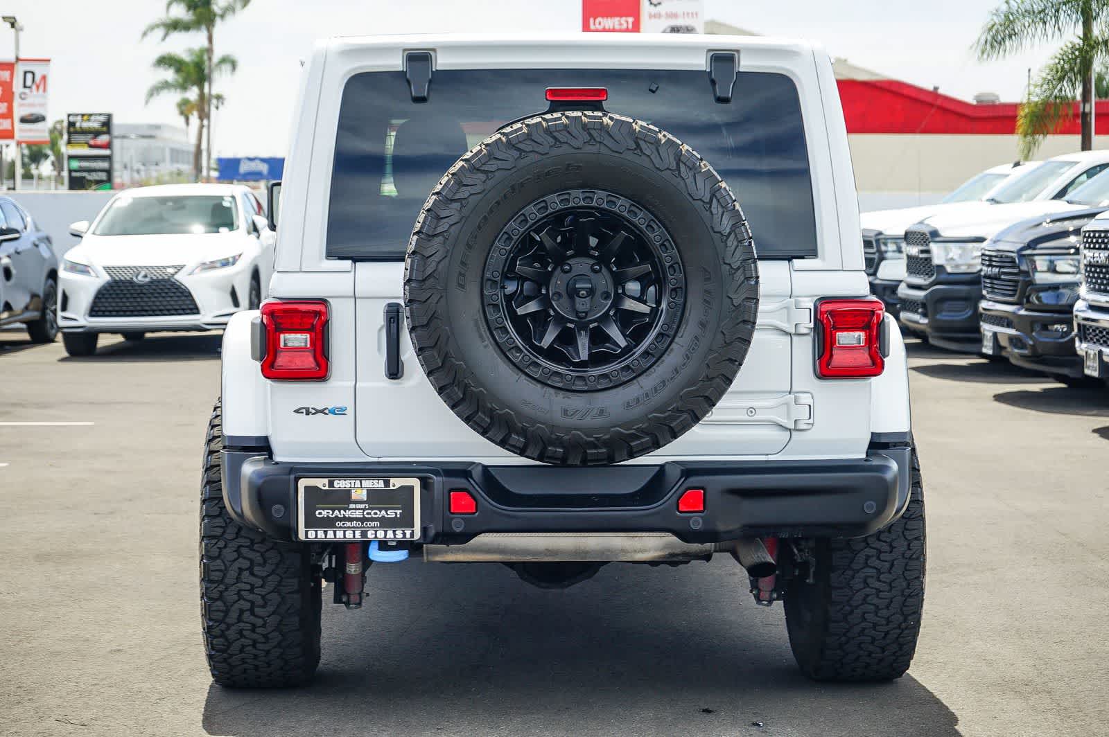 View vehicle photo 5