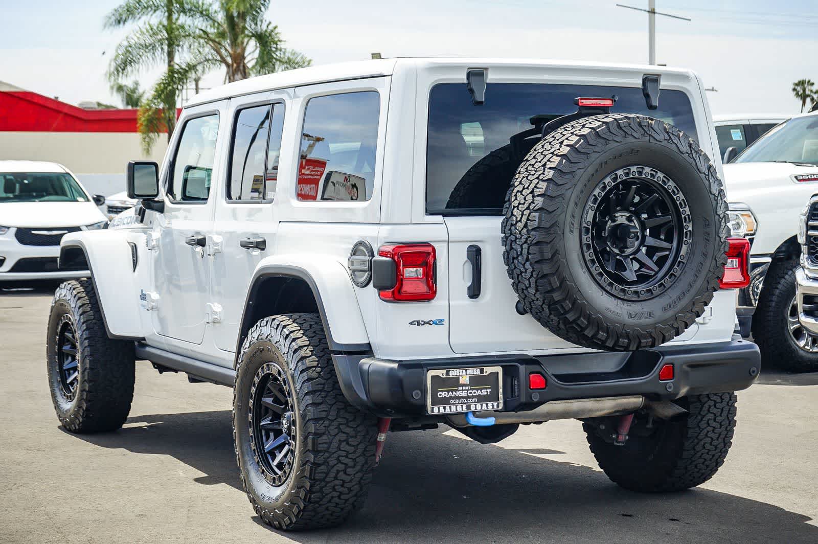 View vehicle photo 6