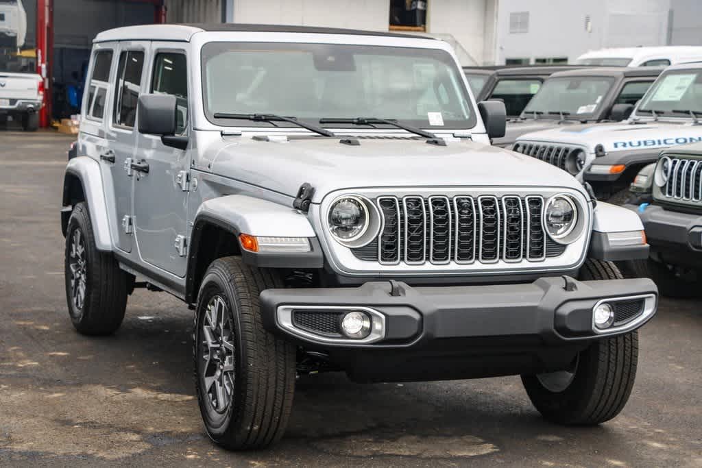 2024 Jeep Wrangler Sahara 3