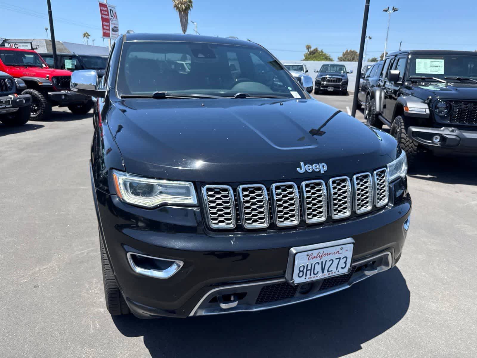 Used 2018 Diamond Black Crystal Pearlcoat Jeep Overland image 6