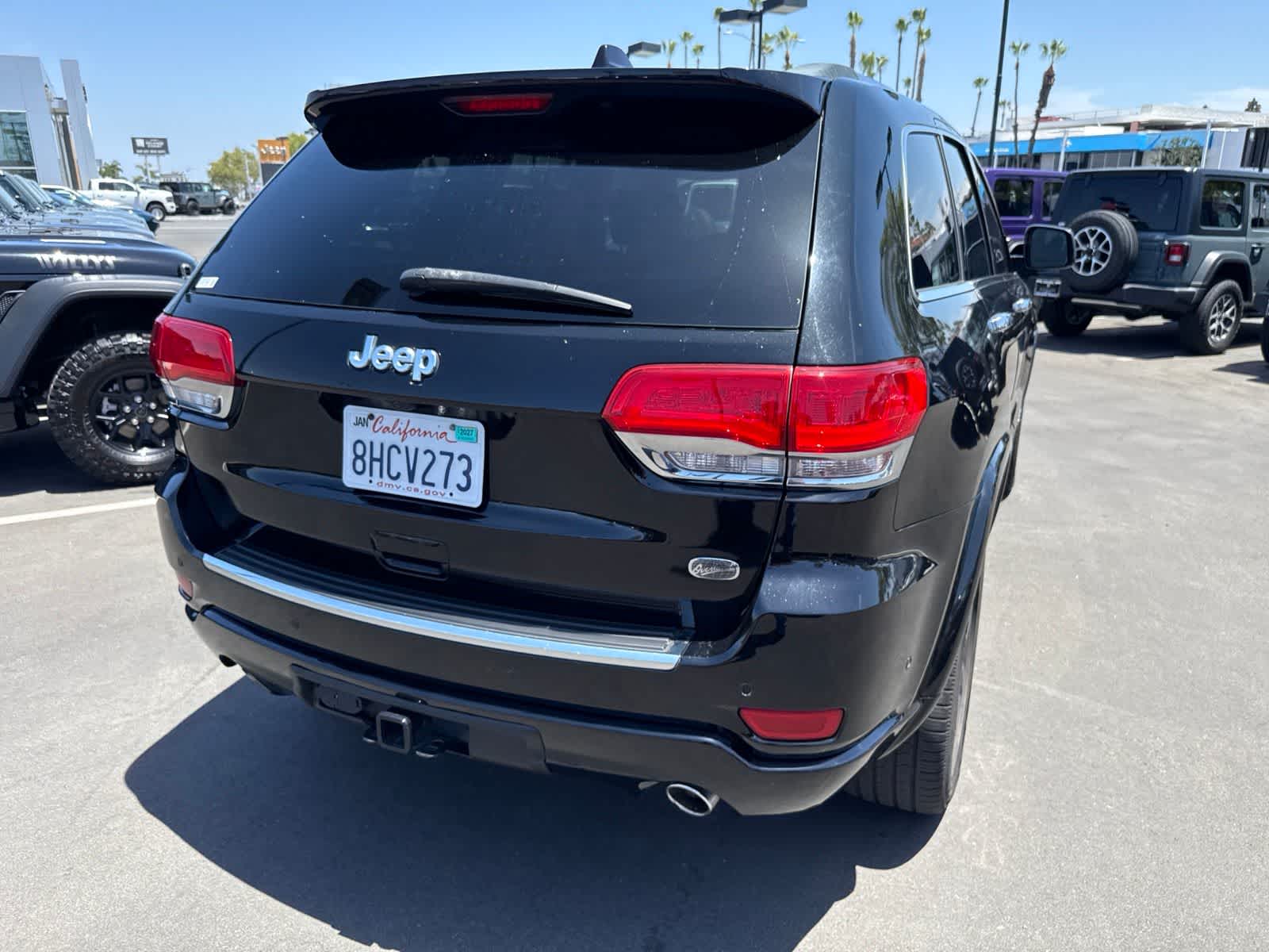 Used 2018 Diamond Black Crystal Pearlcoat Jeep Overland image 20