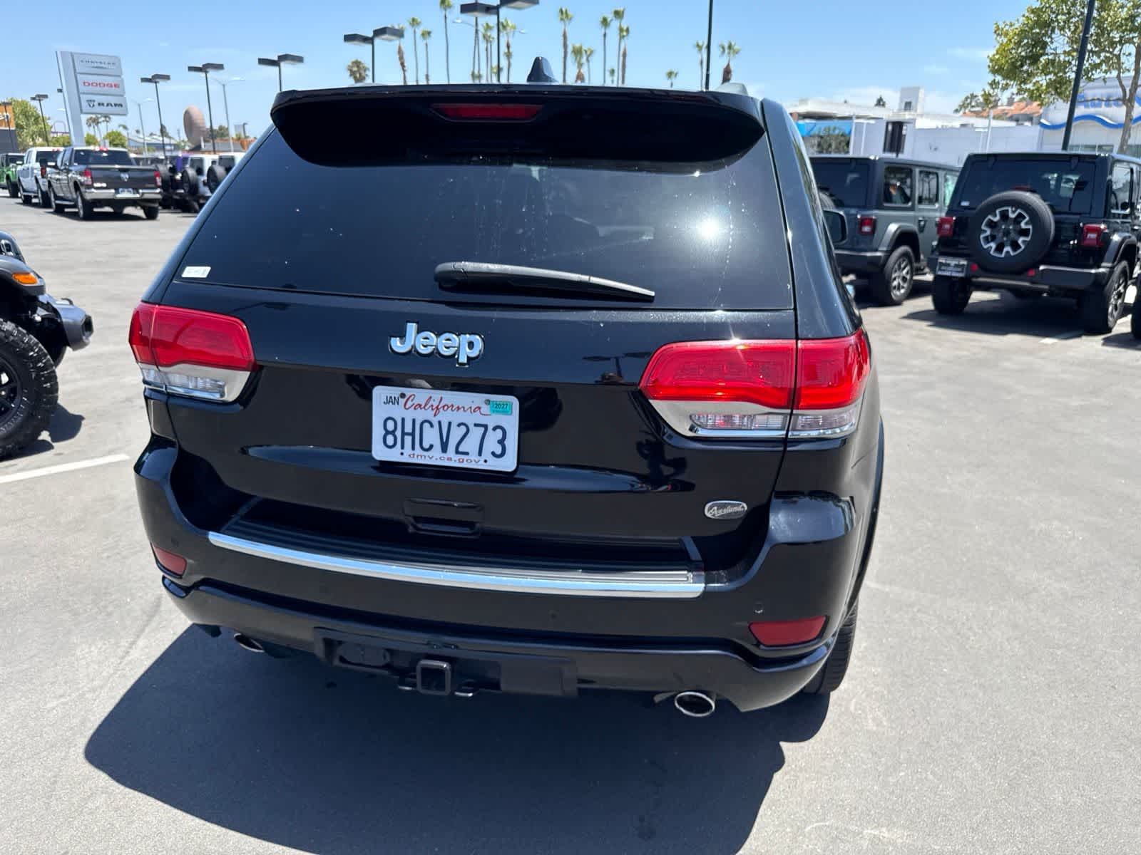 Used 2018 Diamond Black Crystal Pearlcoat Jeep Overland image 21