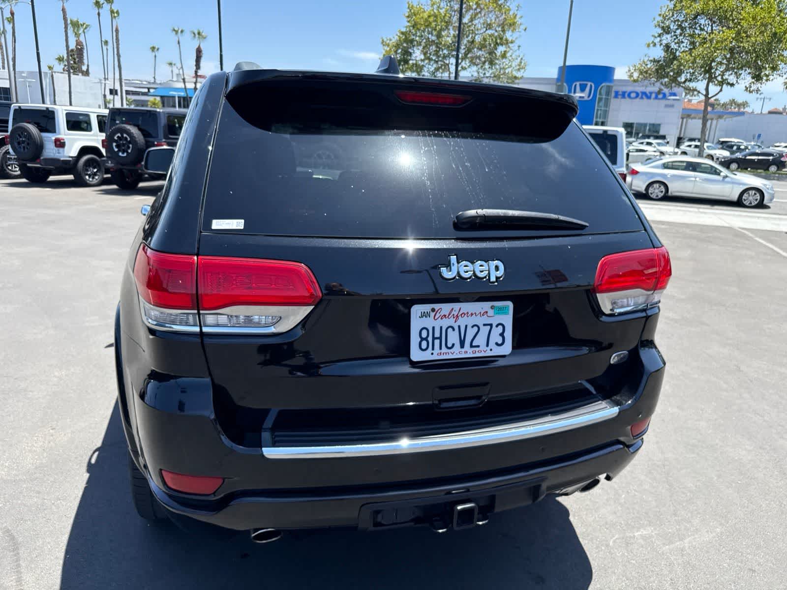 Used 2018 Diamond Black Crystal Pearlcoat Jeep Overland image 23