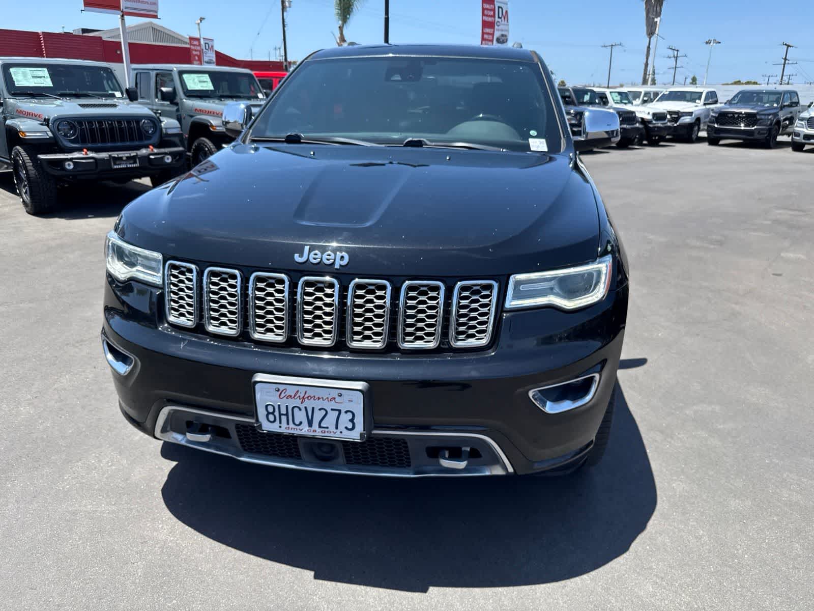 Used 2018 Diamond Black Crystal Pearlcoat Jeep Overland image 3