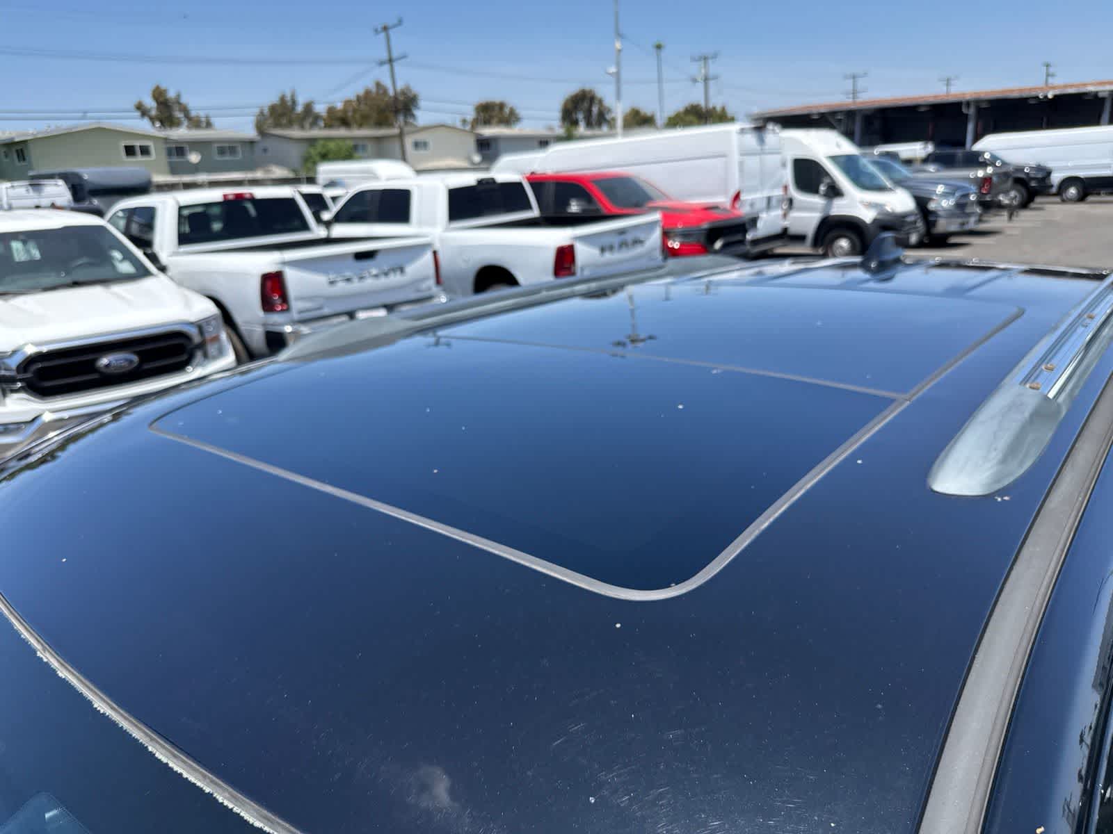 Used 2018 Diamond Black Crystal Pearlcoat Jeep Overland image 33