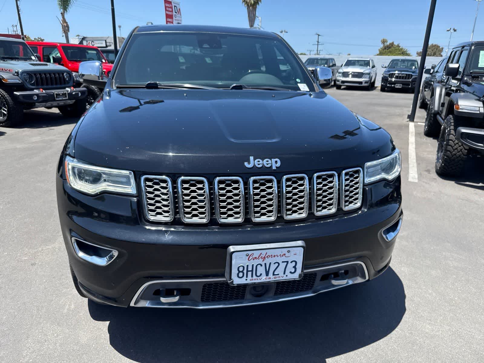 Used 2018 Diamond Black Crystal Pearlcoat Jeep Overland image 5