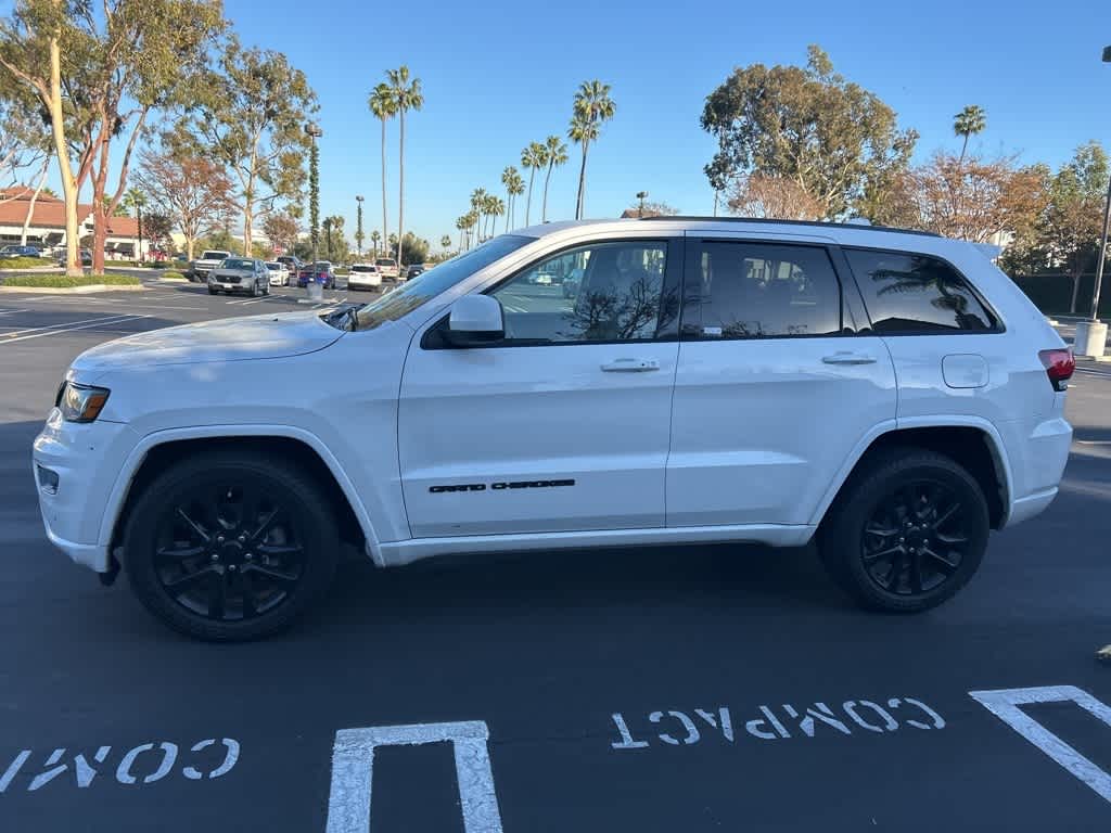 2018 Jeep Grand Cherokee Altitude 2