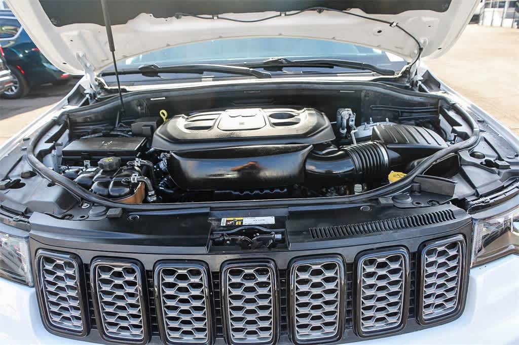 2018 Jeep Grand Cherokee Altitude 25