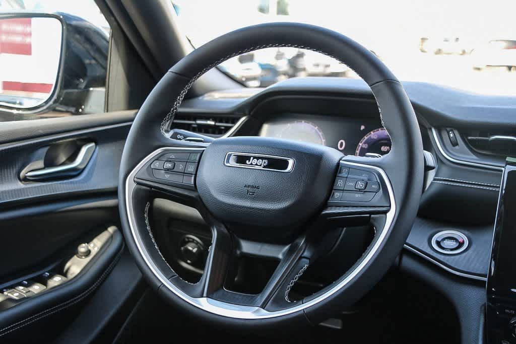 2024 Jeep Grand Cherokee Altitude X 17