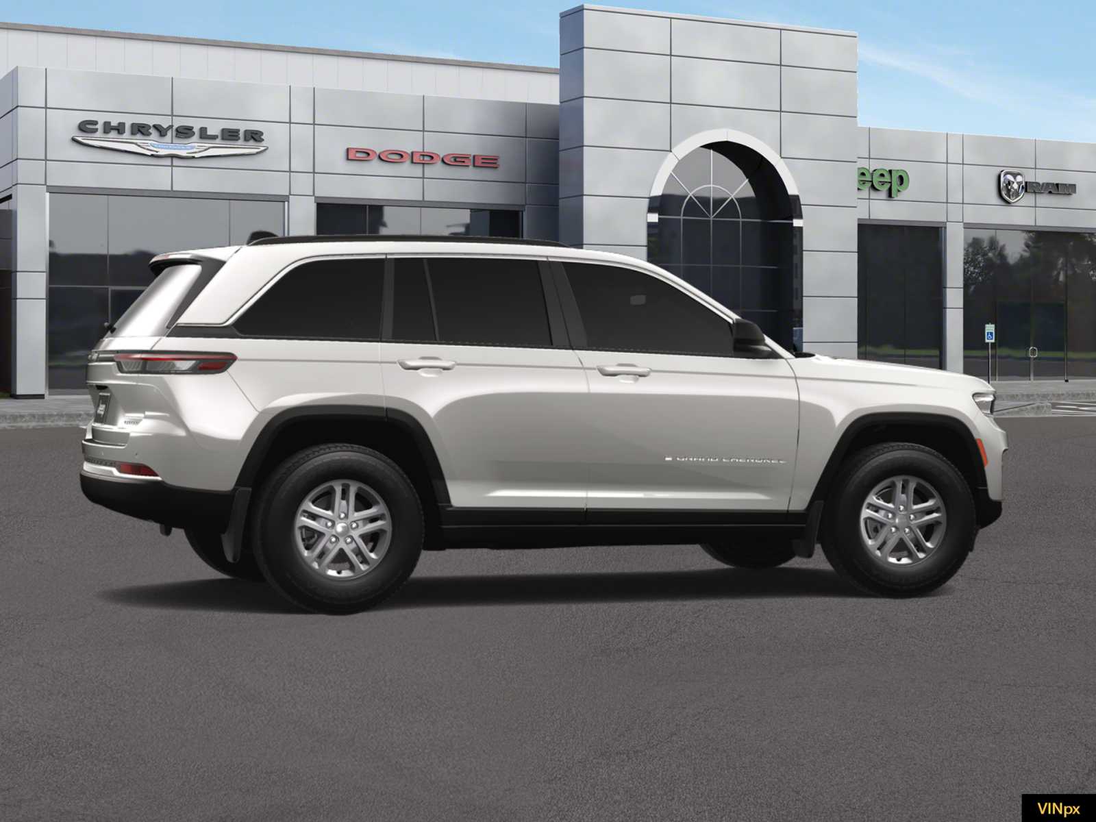 2024 Jeep Grand Cherokee Laredo 15