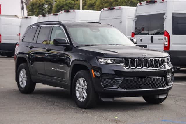 2024 Jeep Grand Cherokee Laredo 3