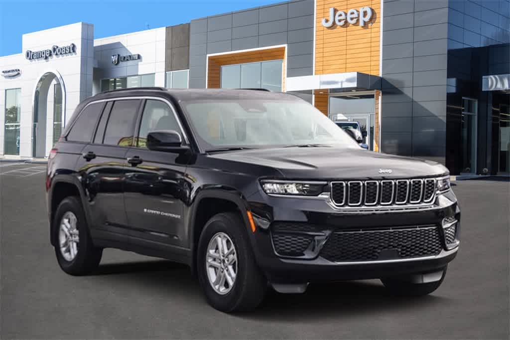 2024 Jeep Grand Cherokee Laredo 3