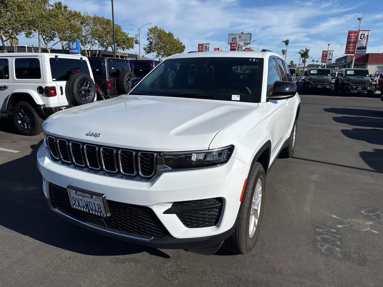 Bright White Clearcoat 2025 Jeep Grand Cherokee Laredo X RWD SUV / Crossover 4X2 8-Speed Automatic
