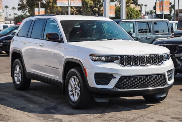 2024 Jeep Grand Cherokee Laredo 3