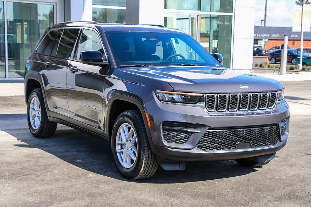 2024 Jeep Grand Cherokee Laredo X 5