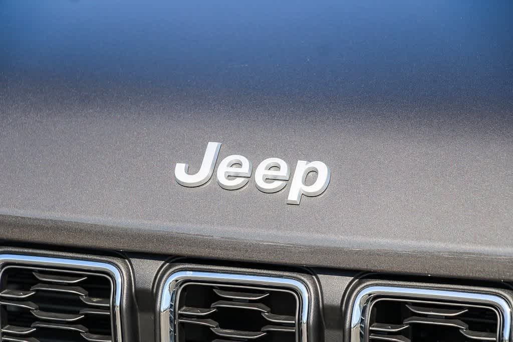 2024 Jeep Grand Cherokee Laredo X 8