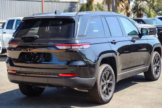 2024 Jeep Grand Cherokee Altitude 6