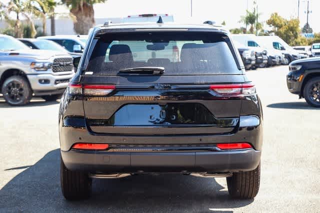 2024 Jeep Grand Cherokee Altitude 7